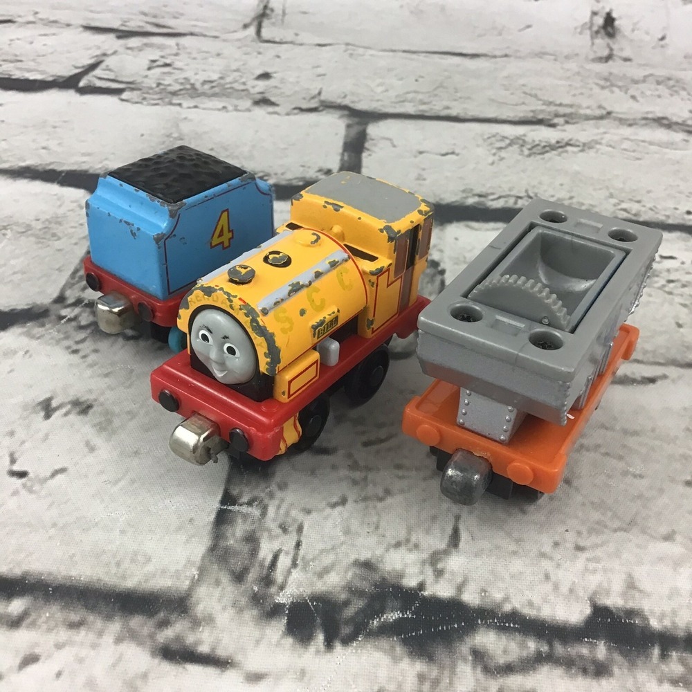 Thomas And Friends‎ Bill Tanker Engine 3-Car Magnetic Linking Train